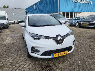 Renault Zoé incl accu INTENSE  51 KW met CCS lader  8000 km GEEN SCHADE technisch probleem picture 11