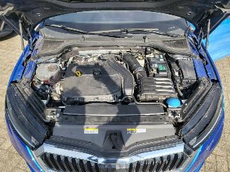 Skoda Octavia Combi 1.5 E hybride -TSI Business Edition Plus autom rijdbaar € 46000.-- nieuw picture 25