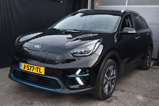 Coche accidentado Kia Niro 64Kwh Executive line 204Pk SOH 100% 3FASE *Navi/Clima/Camera/Leder/Stoelverwarming 2020/10