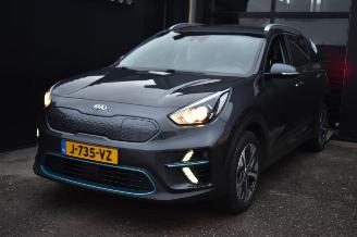 Unfallwagen Kia Niro 64Kwh Dynamicline 204Pk 3FASE 100% SOH *Navi/Clima/Camera/Stoelverwarming 2020/11