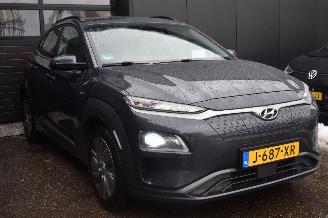 Hyundai Kona 64Kwh Premium 204Pk 3Fase SOH 100% *Navi/Clima/Camera/Leder/Stoelverwarming picture 2