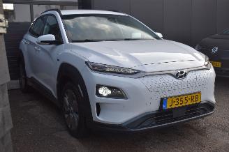 Hyundai Kona 64Kwh Premium 204Pk 3Fase 100% Soh *Navi/Clima/Camera/Leder/Stoelverwarming picture 2