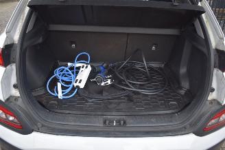 Hyundai Kona 64Kwh EV Limeted 204Pk 3FASE 100% SOH *Navi/Clima/Leder/Camera/Stoelverwarming picture 16