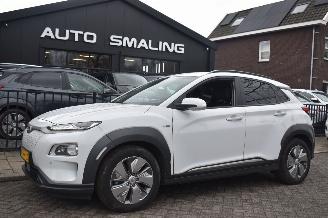 Schadeauto Hyundai Kona 64Kwh EV Limeted 204Pk 3FASE 100% SOH *Navi/Clima/Leder/Camera/Stoelverwarming 2020/12