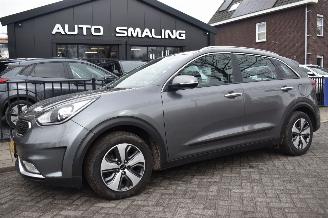 Schadeauto Kia Niro 1.6 Hybrid First Edition 105Pk *Navi/Airco/Camera 2016/10