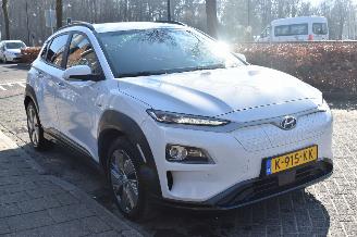 Hyundai Kona 64Kwh Premium 204Pk 3FASE *Navi/Clima/Leder/Camera/Stoelverwarming picture 2