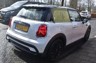 Mini Cooper 1.5 Camden Edition 136Pk *Navi/Clima picture 3