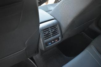 Volkswagen Golf 1.5 Tsi R-Line Business 131Pk *Navi/Clima/Camera/Panorama/Stoelverwarming picture 7