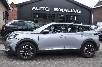 krockskadad bil auto Peugeot e-2008 50Kwh EV Allure 136Pk 3 Fase SOH 96% *Navi/Clima/Camera/Stoelverwarming 2020/11