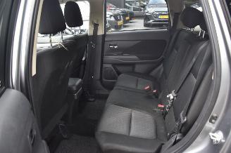 Mitsubishi Outlander 2.0 Intense+ 150Pk 2WD 7 personen *Navi/Clima/Camera picture 6