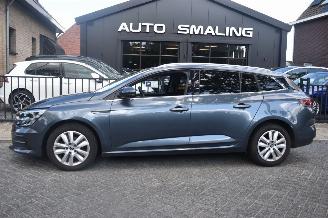 Vaurioauto  passenger cars Renault Mégane 1.3 Tce 140Pk Equilibre *Navi/Clima 2023/6