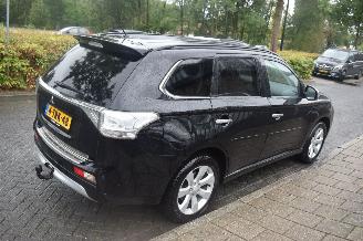 Mitsubishi Outlander 2.0 Phev Instyle 121Pk *Navi/Clima/Camera/Leder/Stoelverwarming picture 3