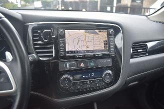 Mitsubishi Outlander 2.0 Phev Instyle 121Pk *Navi/Clima/Camera/Leder/Stoelverwarming picture 15