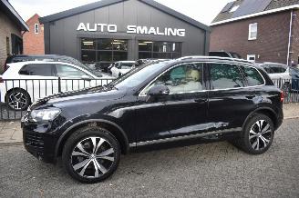 Damaged car Volkswagen Touareg 4.2 V8 Tdi 340Pk 4X4 *Navi/Leder/Panorama/Stoelverwarming/Camera/Luchtvering 2011/11