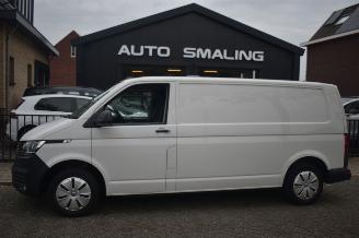 krockskadad bil bedrijf Volkswagen Transporter 2.0 Tdi 28 L2H1 150Pk DSG Comfortline *Navi/Airco/Camera 2021/8