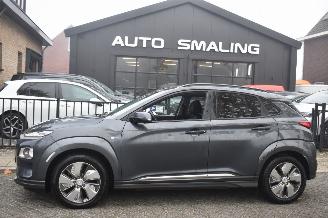 Vaurioauto  passenger cars Hyundai Kona 64Kwh EV Premium 204Pk 93% Soh *Navi/Clima/Camera/Leder/Schuifdak 2019/5