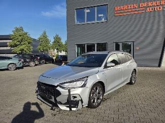 damaged passenger cars Ford Focus 91KW HYBRIDE / ST-LINE 2023/5