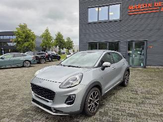 Schadeauto Ford Puma 92kw HYBR / TITANIUM 2022/2