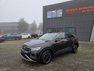 Damaged car Volkswagen T-Roc 81.KW /  FACE LIFT MOD / NAVI/ CAMERA 2022/9