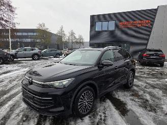 krockskadad bil auto Volkswagen Tiguan LEER / PANODAK / 18 DKM 2024/5