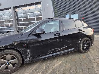 BMW 1-serie M-SPORT /AUTOM / PANO / HEAD UPP picture 9