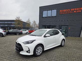 Toyota Yaris 1.5 Benz 92kw  / CAMERA / CarPLAY / 17DKM picture 2