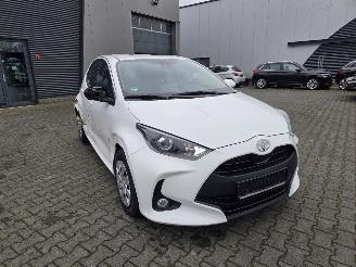 Toyota Yaris 1.5 Benz 92kw  / CAMERA / CarPLAY / 17DKM picture 13