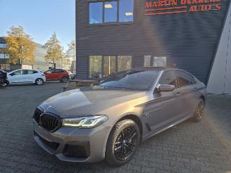 Voiture accidenté BMW 5-serie 530e M-SPORT/ PANO/ HARM KARDON / HEAD UPP 2022/5