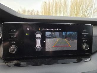 Skoda Octavia 1.5 TSi 110kw / CAMERA / NAVI picture 20