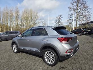 Volkswagen T-Roc STYLE / PANO / DIG COCKPIT / NAVI CAMERA  / STOELMASSAGE picture 3