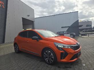 skadebil auto Renault Clio TECHNO 2024/3