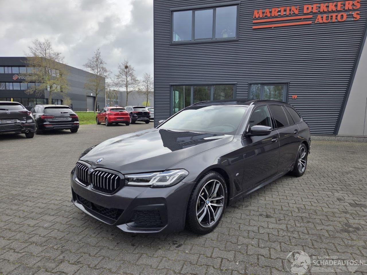 BMW 5-serie 530i 180KW M-SPORT / HEAD UPP / PANO / 50DKM.