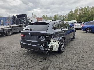 BMW 3-serie 330e X-DRIVE / M-SPORT / PANO / HEAD UPP picture 7