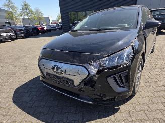 Hyundai Ioniq 100kw FEEL / NAVI / CAMERA / STOELVERW / 30 DKM picture 5