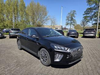 skadebil auto Hyundai Ioniq 100kw FEEL / NAVI / CAMERA / STOELVERW / 30 DKM 2022/3
