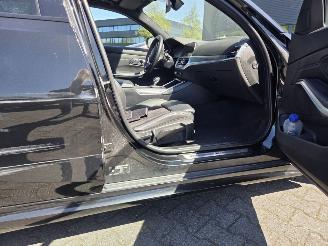 BMW 3-serie 320i -135KW M-SPORT / PANO /AUTOM picture 12