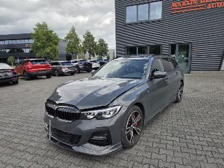 Schadeauto BMW 3-serie M-SPORT / PANO / CAMERA / H.K AUDIO / DRAVITGRAU MET 2021/3