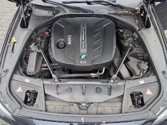 BMW 5-serie 525d M-SPORT / PANO / HEAD UPP picture 9