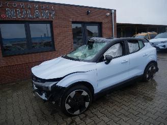 damaged passenger cars Volvo EX30 ULTRA 2WD PURE ELECTRIC 2024/8