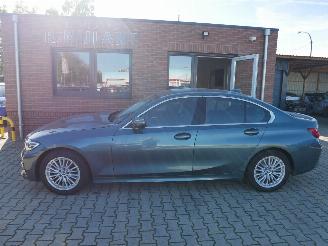skadebil auto BMW 3-serie 320 D LUXURY LINE LEDER LED HUD 2020/6