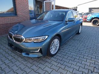 BMW 3-serie 320 D LUXURY LINE LEDER LED HUD picture 2