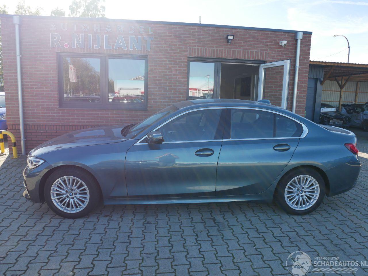 BMW 3-serie 320 D LUXURY LINE LEDER LED HUD