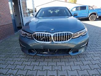 BMW 3-serie 320 D LUXURY LINE LEDER LED HUD picture 3