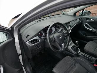 Opel Astra Sports Tourer Business Start/Stop picture 14