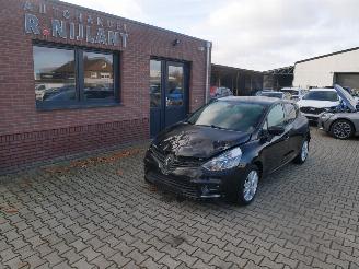 skadebil auto Renault Clio LIMITED 2018/11