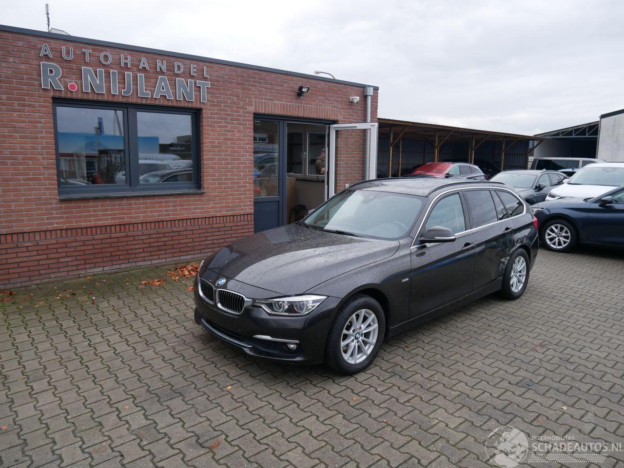BMW 3-serie 320 D LUXURY X-DRIVE PANORAMADAK LEER LED