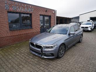 Coche accidentado BMW 5-serie 520 D SPORT LINE LED LEER SCHUIFDAK 2018/1