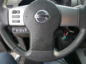 Nissan Navara KING CAB 4x4 picture 21