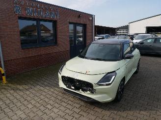 skadebil auto Suzuki Swift DUALJET HYBRIDE COMFORT LED AUTOMAAT 2025/1