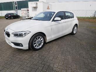 skadebil auto BMW 1-serie 118i 2019/2